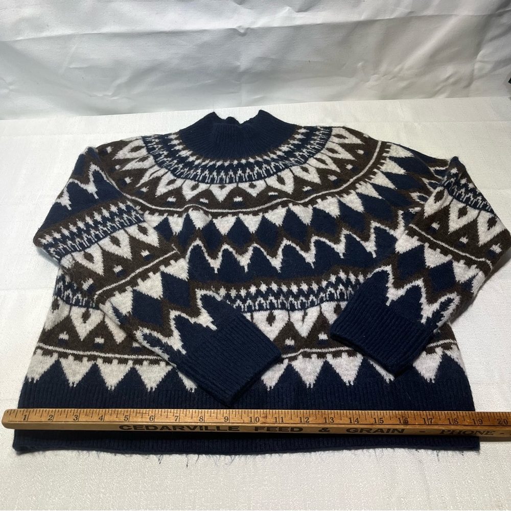 Women’s Geometric Pattern Sweater - Blue, Brown, White